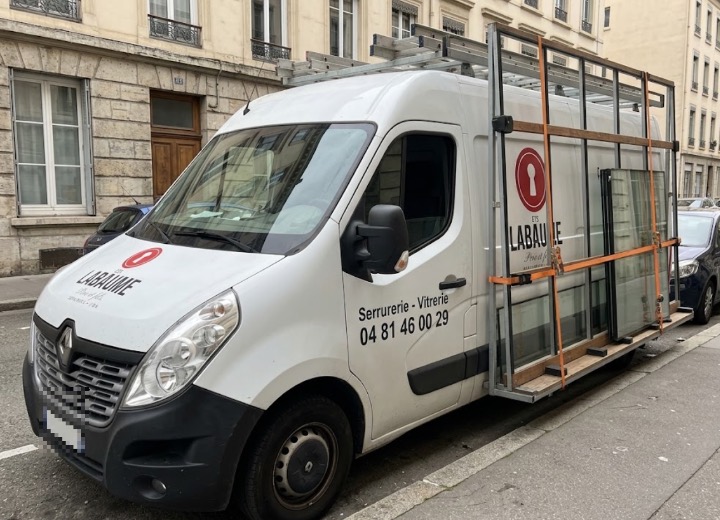 Camion vitrier Ets Labaume Père et fils